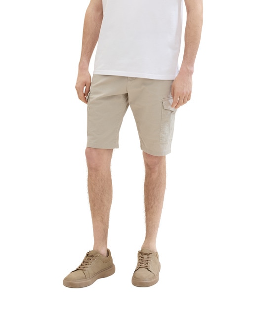 Imagen 0 de Bermuda de hombre tipo cargo liso