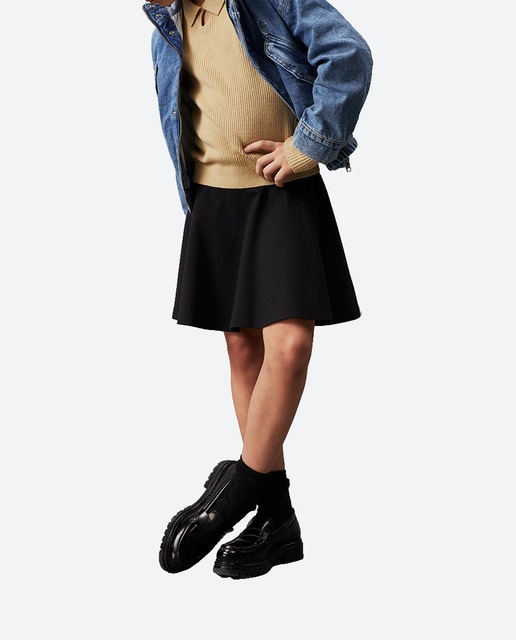 Imagen 0 de Falda corta de niña