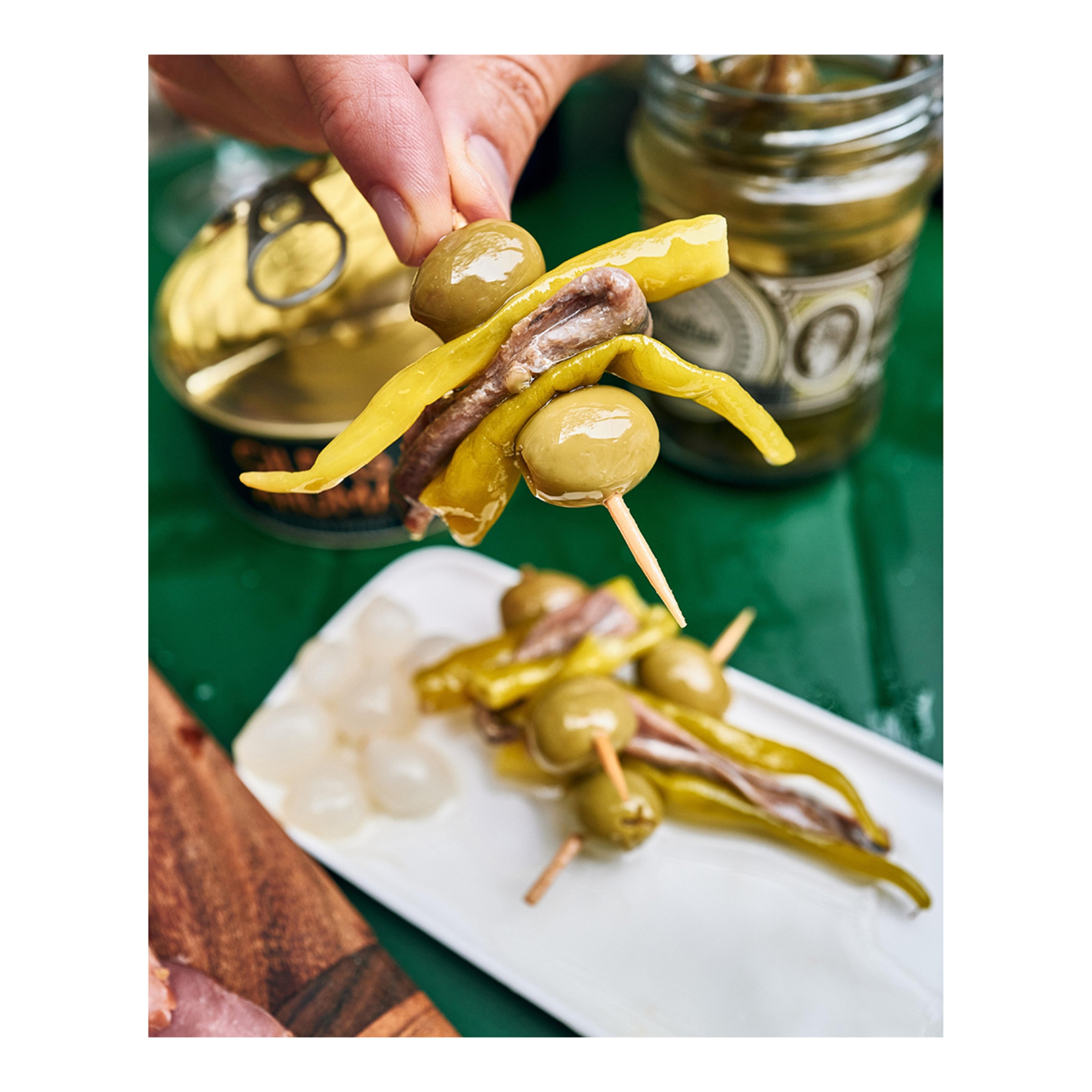 Gildas piparra, aceituna gordal y anchoa ahumada Rooftop Smokehouse 3