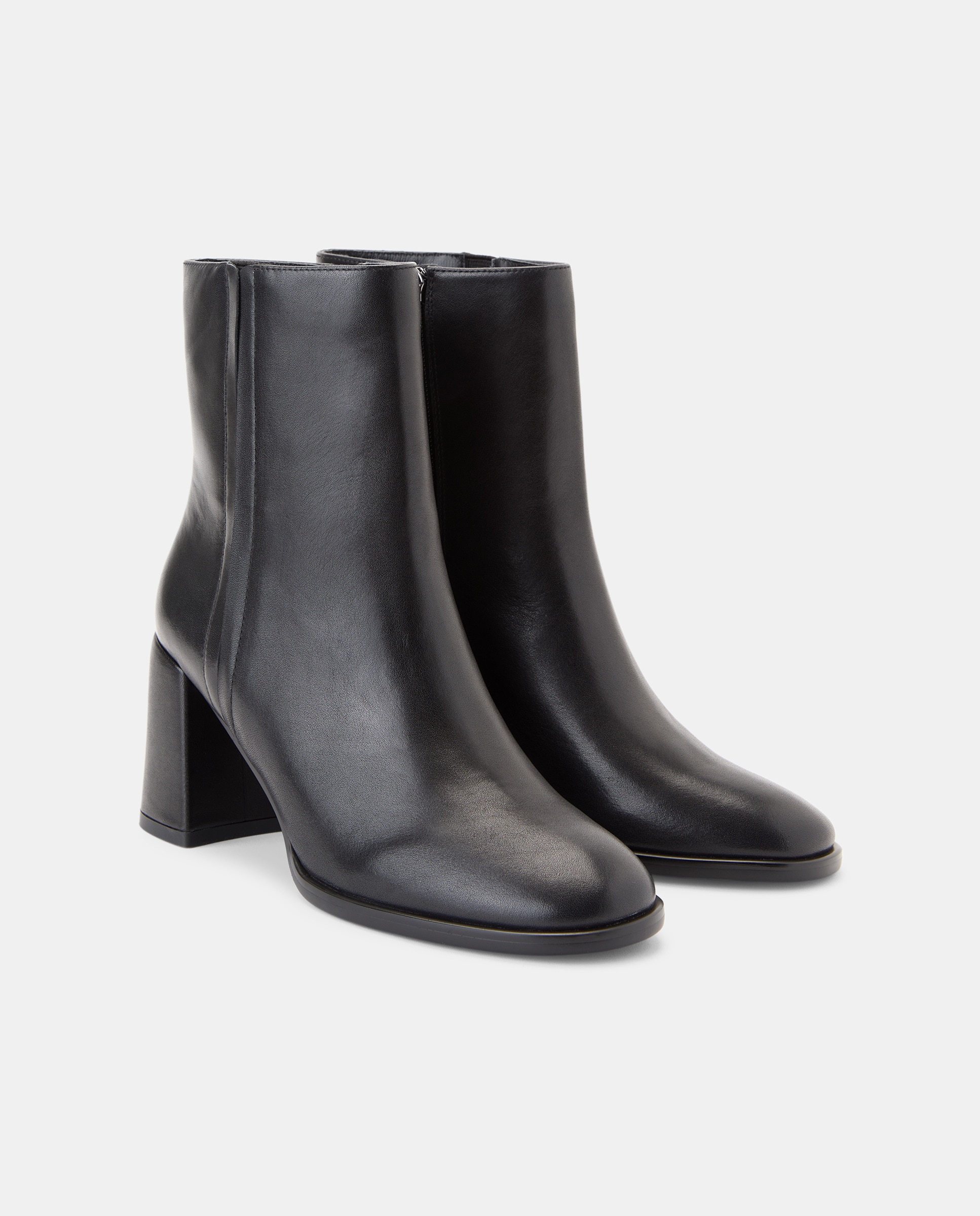 Botas de Salto Básicas com Sola de Borracha Preto-2