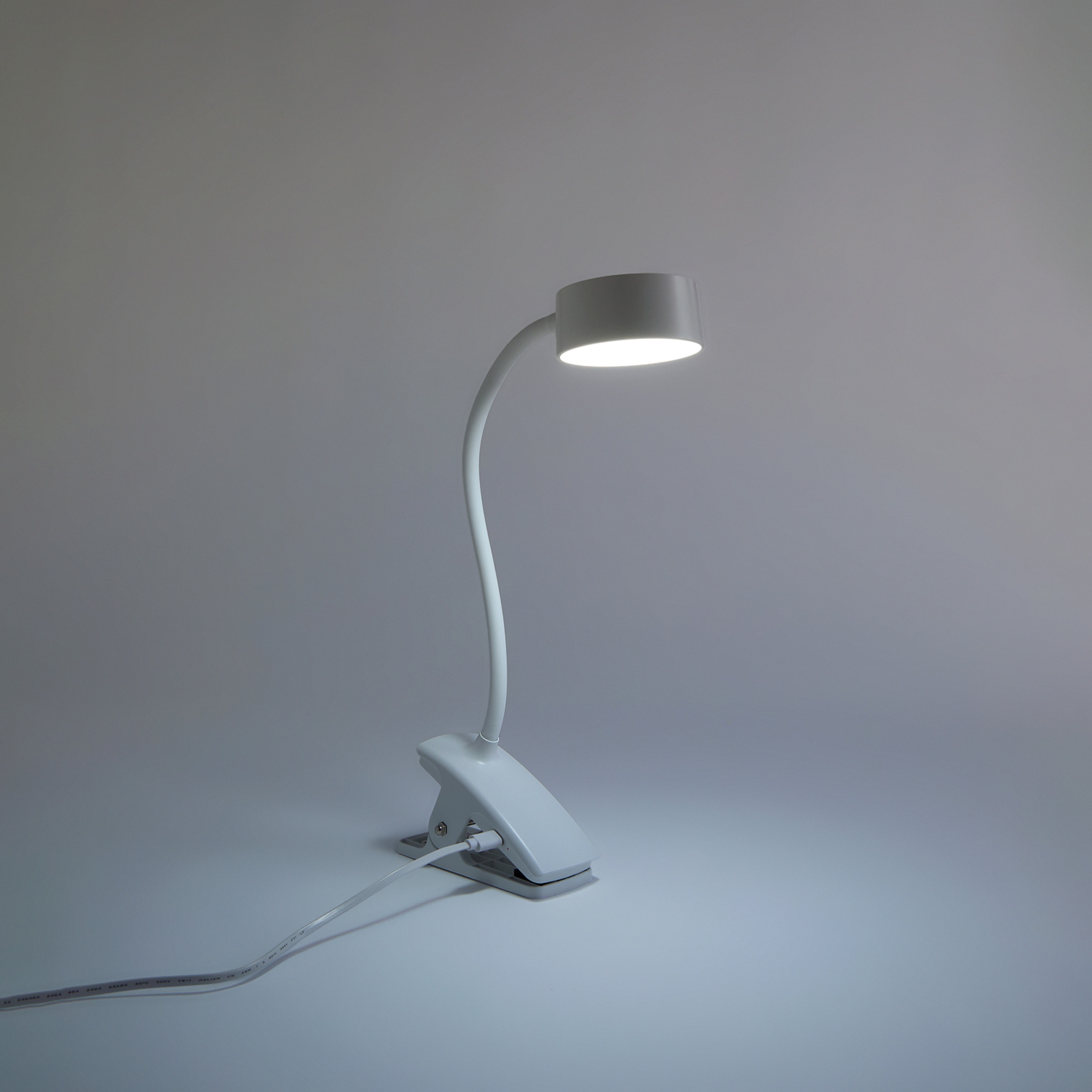 Flexo con LED integrado y base de pinza Lucas El Corte Inglés Blanco-3