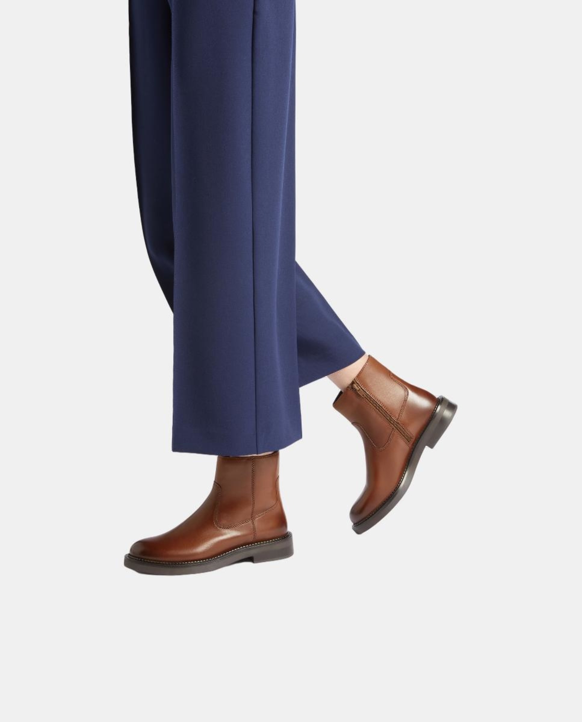 Botins Transpiráveis com Salto Baixo Couro-7