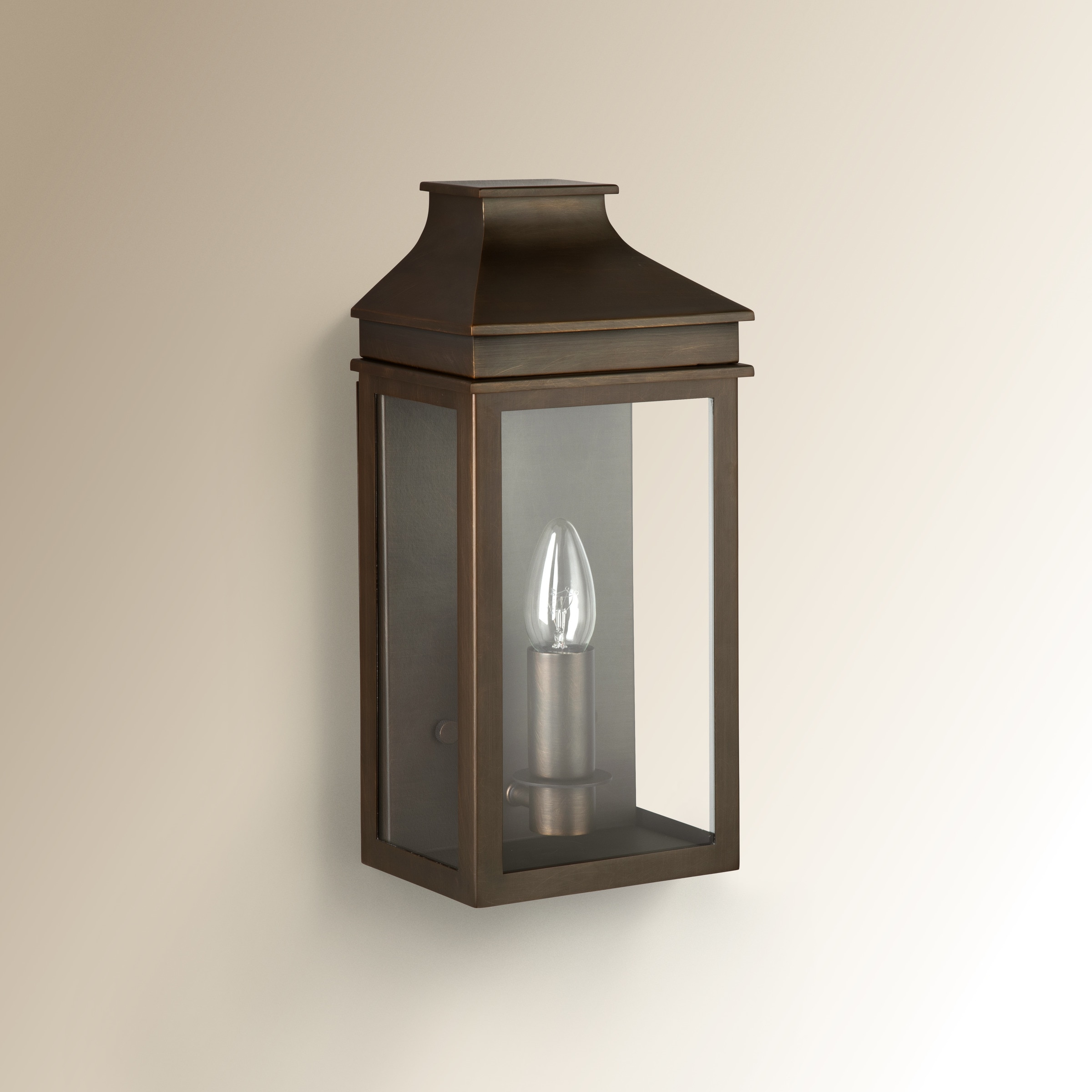 Aplique de exterior British Ouro-2