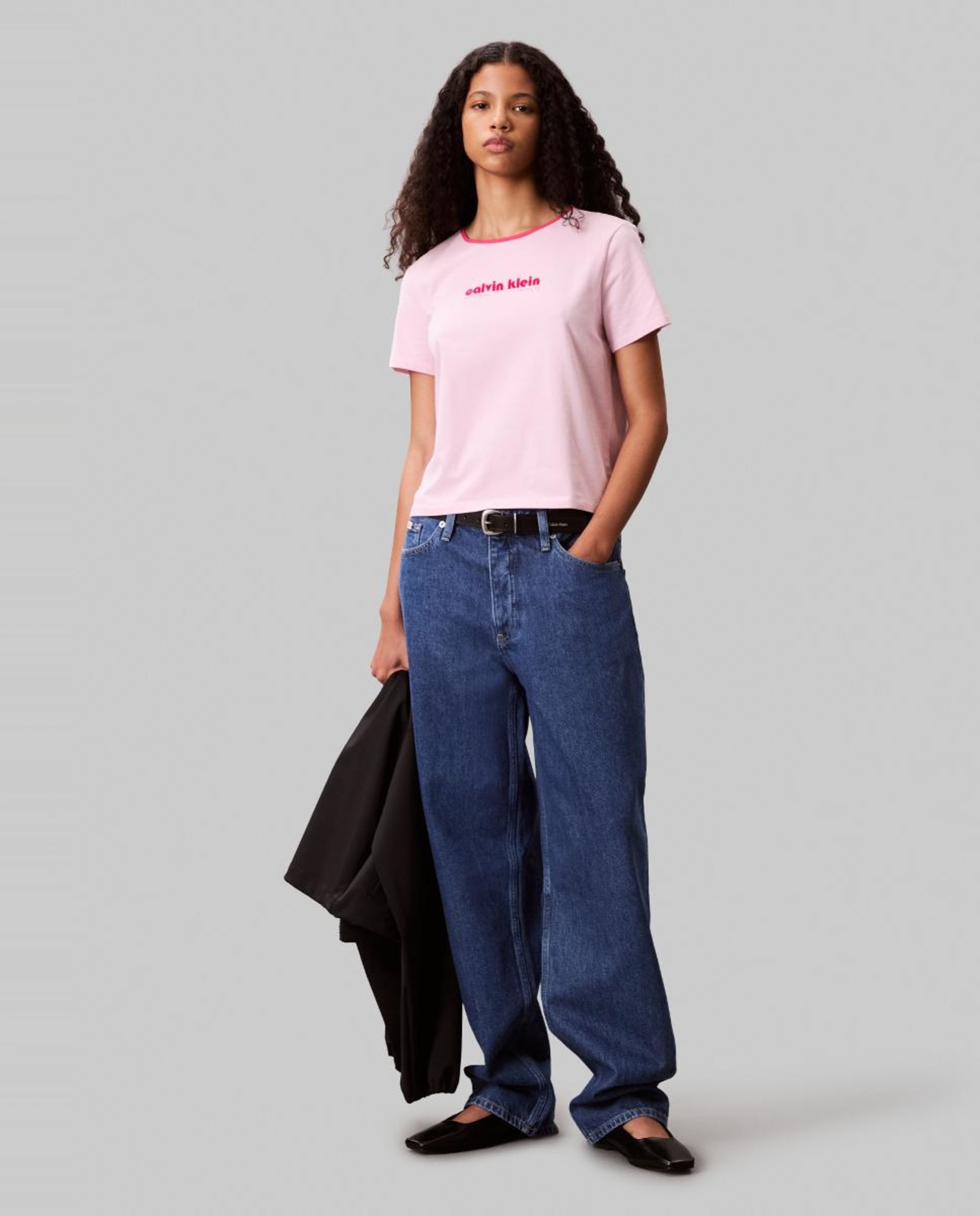 T-shirt com Ilustração Retro Rosa-claro-4