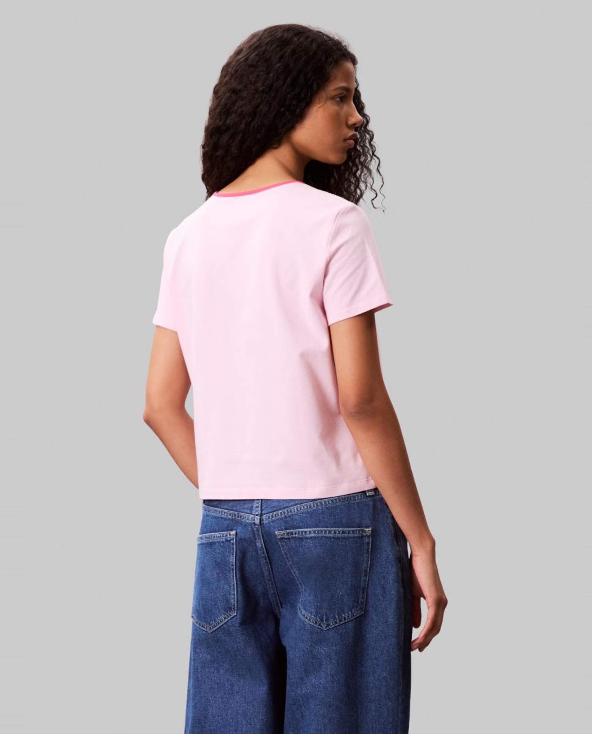 T-shirt com Ilustração Retro Rosa-claro-2