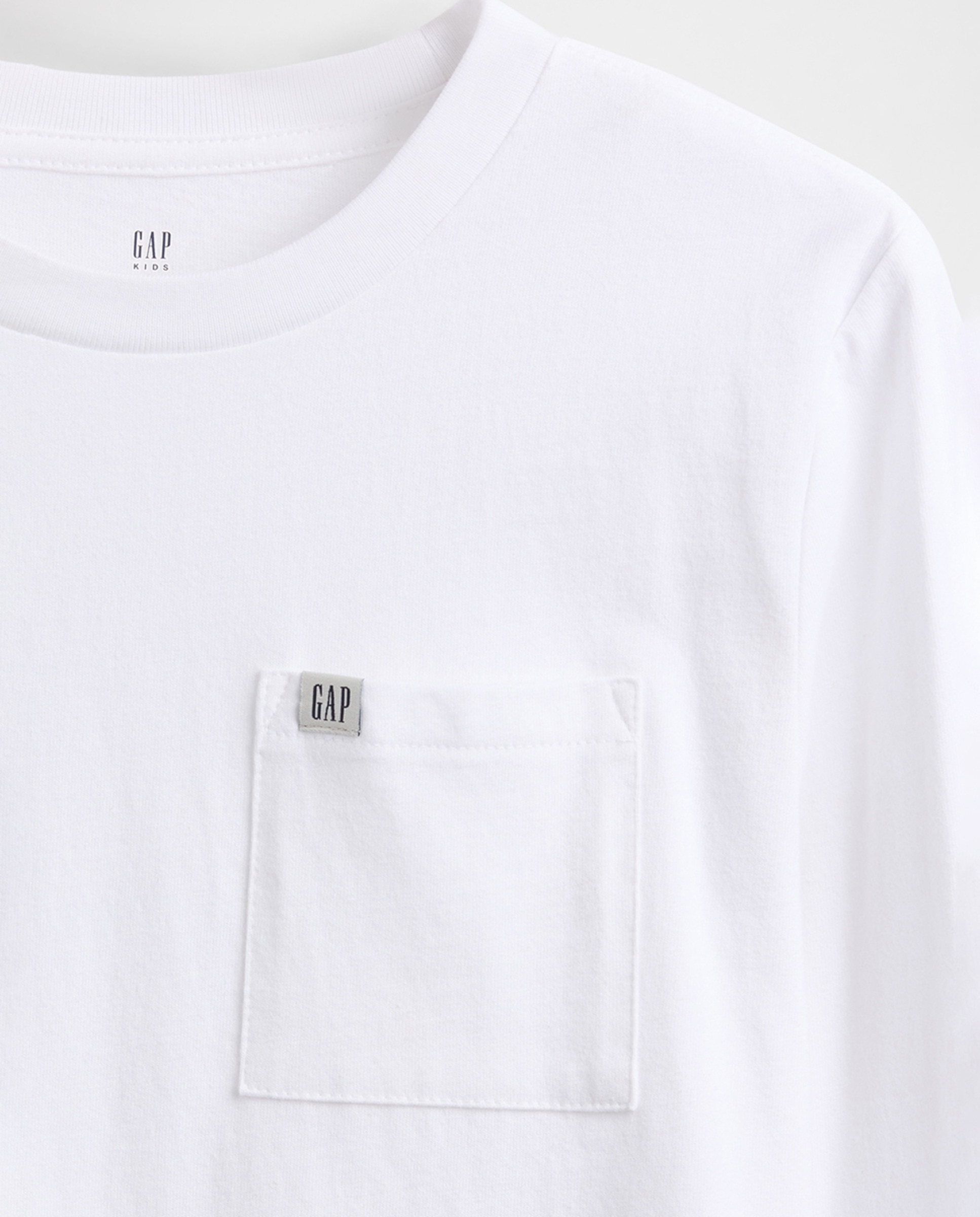 T-shirt Lisa com Decote Redondo. Bolso com Logótipo Branco-2