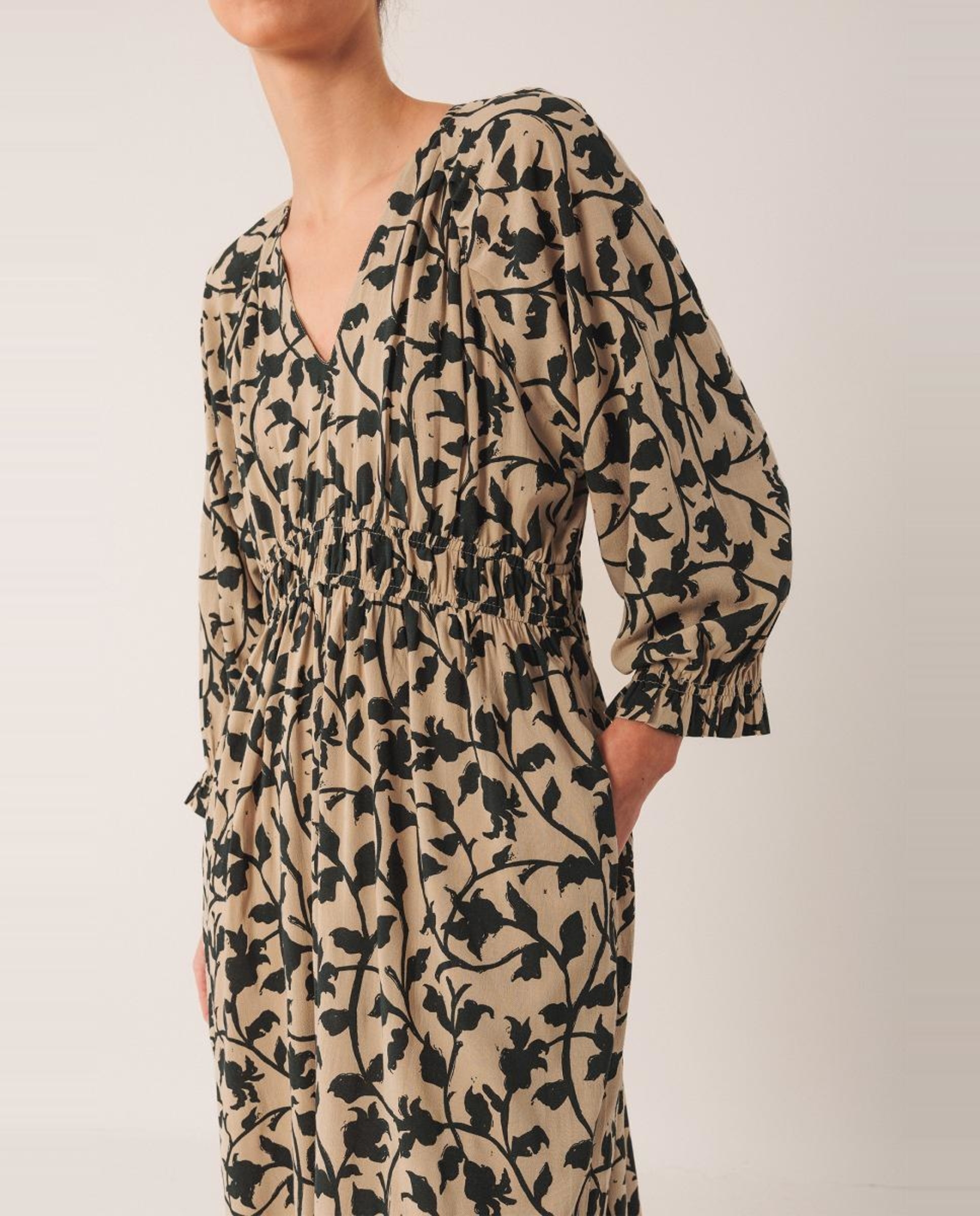 Vestido Maxi de Alças com Decote Quadrado Bege-4