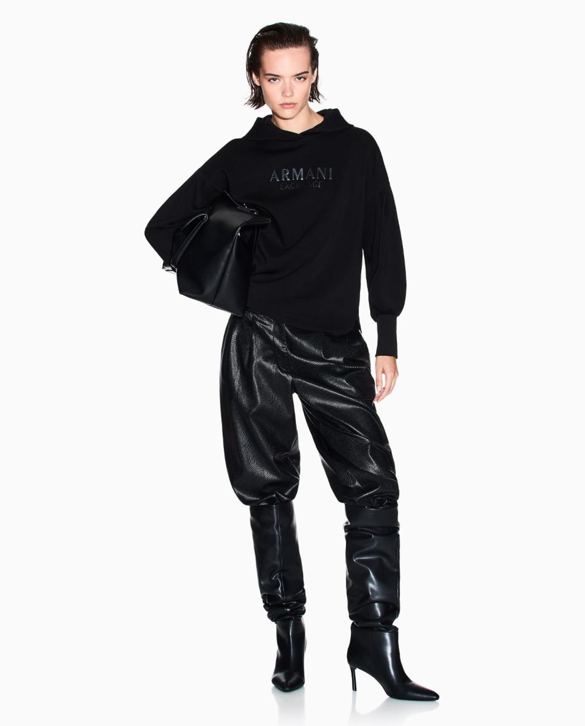 Sweatshirt com Capuz e Punhos Compridos Preto-5