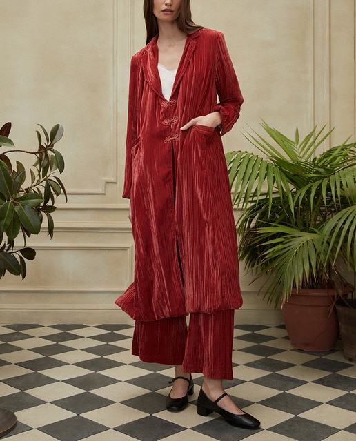 Imagen 0 de Abrigo de mujer terciopelo arrugado