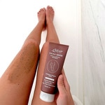 Dermo Cacao Sense emulsión exfoliante reductora que exfolia, reduce y reafirma Rohr 200 ml con extracto de cacao y café verde