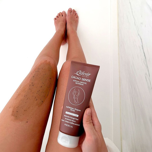 Dermo Cacao Sense emulsión exfoliante reductora que exfolia, reduce y reafirma Rohr 200 ml con extracto de cacao y café verde