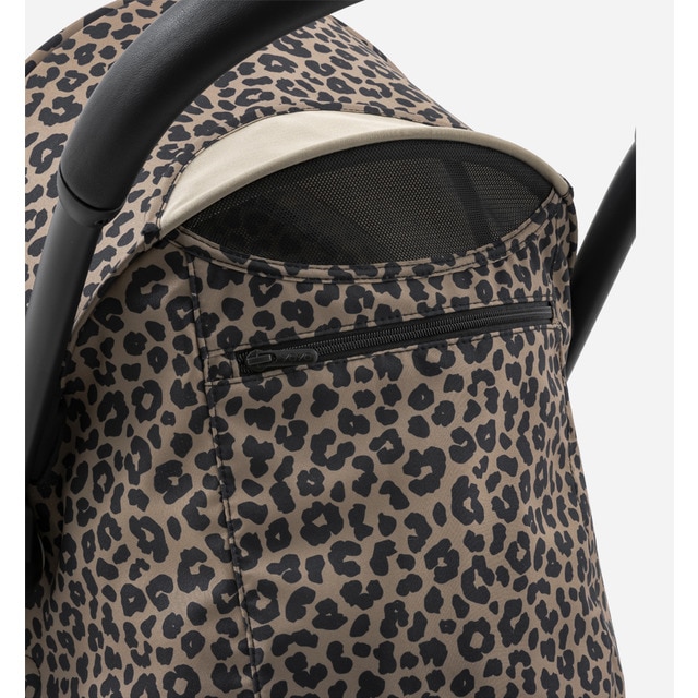Silla de paseo Stokke YOYO Wild Collection Color Leopardo con Chasis Negro Negro-3