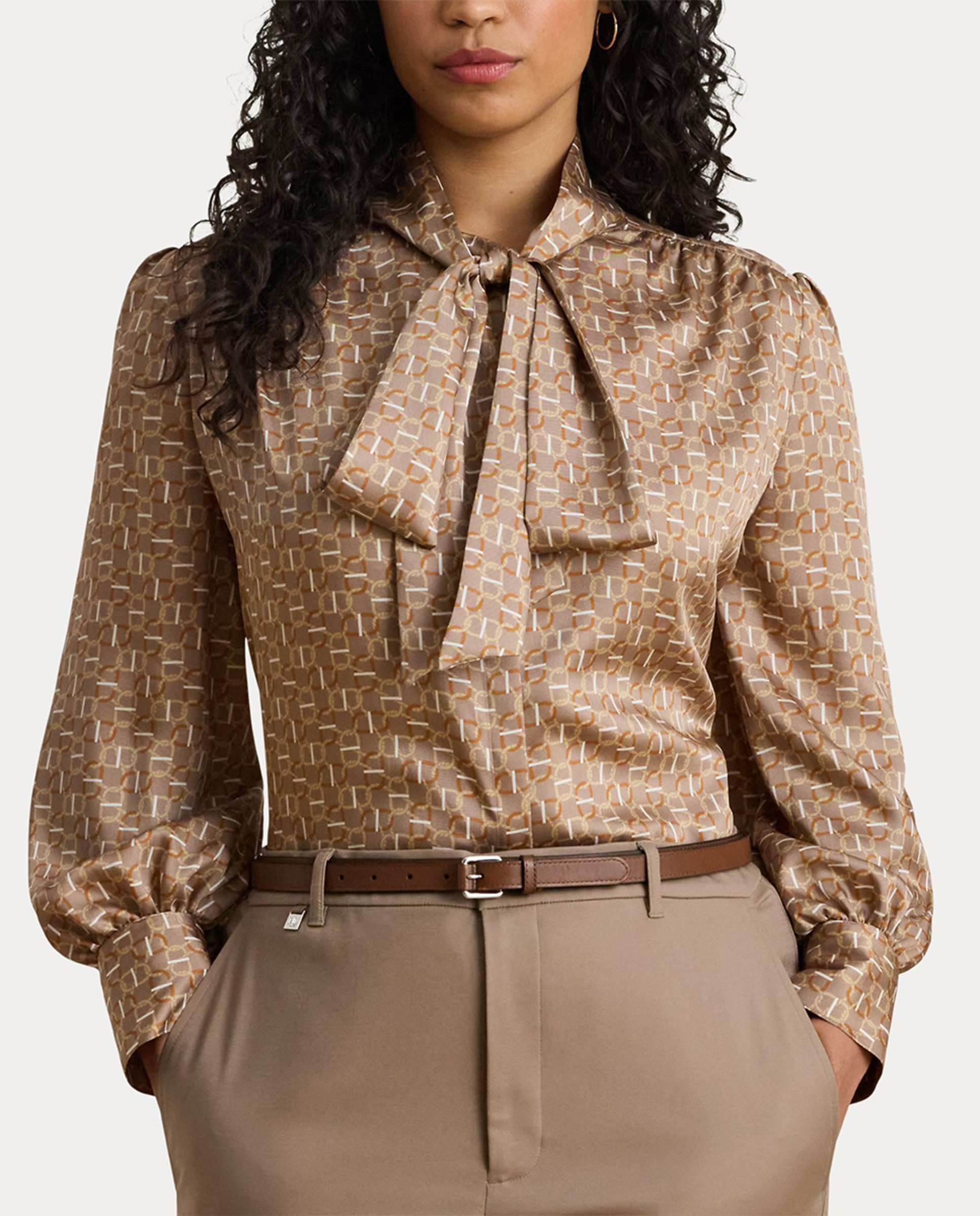 Blusa com laço no colarinho Castanho-claro-4