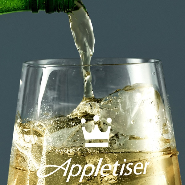 Sparkling apple juice soft drink with fine bubbles 6-pack bottles 27,50 cl