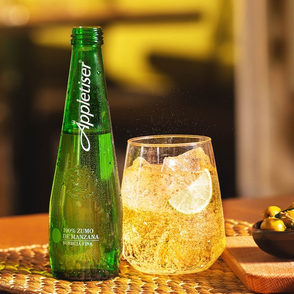 Sparkling apple juice soft drink with fine bubbles 6-pack bottles 27,50 cl
