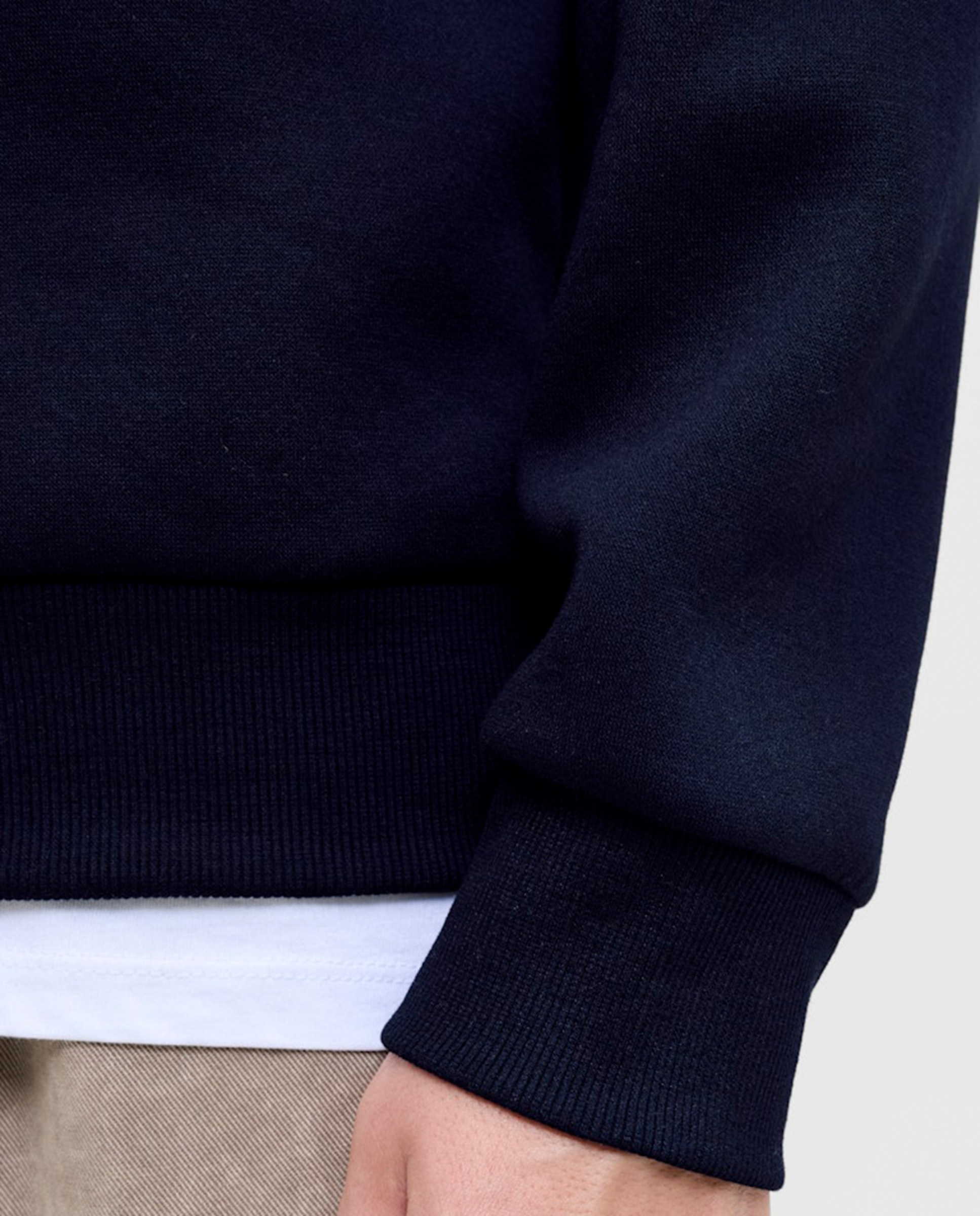 Sweatshirt com Capuz e Estampado à Frente Azul-marinho-4