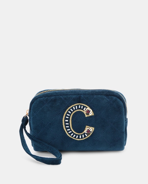 Imagem 0 de Nécessaire com Detalhe da Letra C