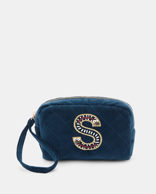 Imagem 0 de Nécessaire com Detalhe da Letra S