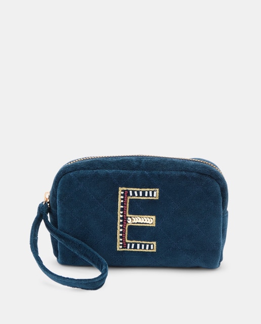 Imagem 0 de Nécessaire com Detalhe da Letra E