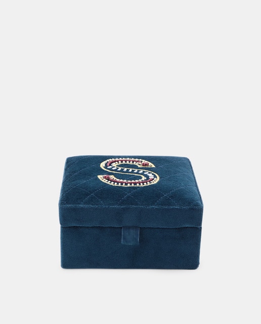 Imagem 0 de Guarda-Joias com Bordado da Letra S