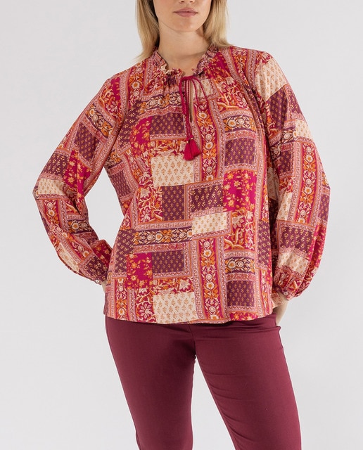 Imagen 0 de Blusa estampacion patchwork