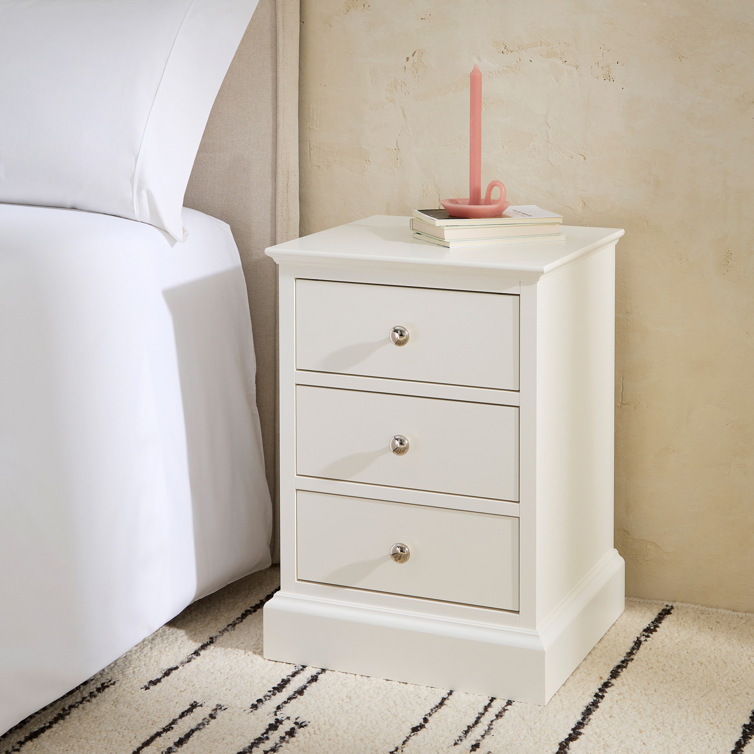 Mesa de Cabeceira de Faia com 3 Gavetas Ashby Branco-1