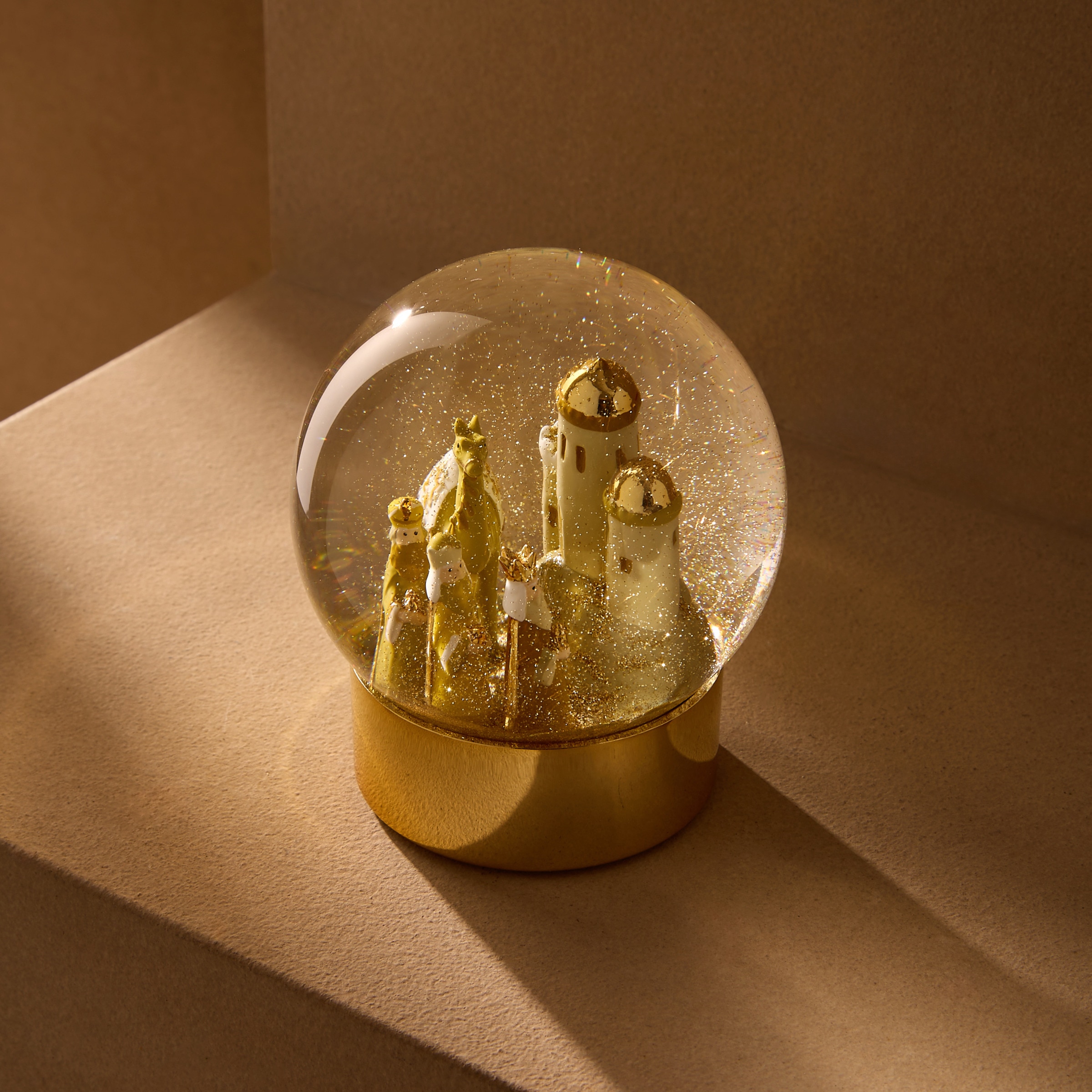 Bola de nieve dorada Reyes Magos Navidad El Corte Inglés Oro-1