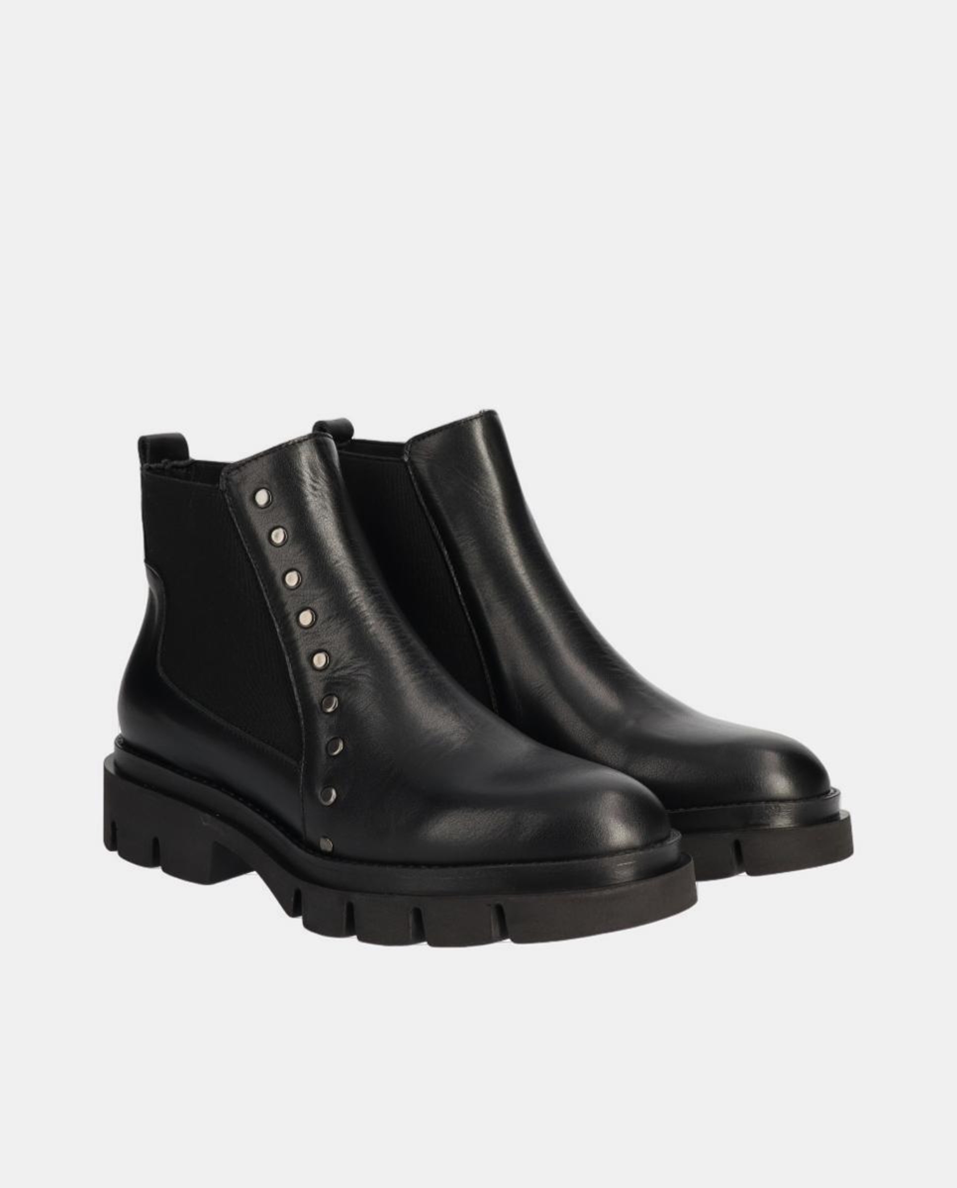 Botins em Pele com Sola Track Preto-2