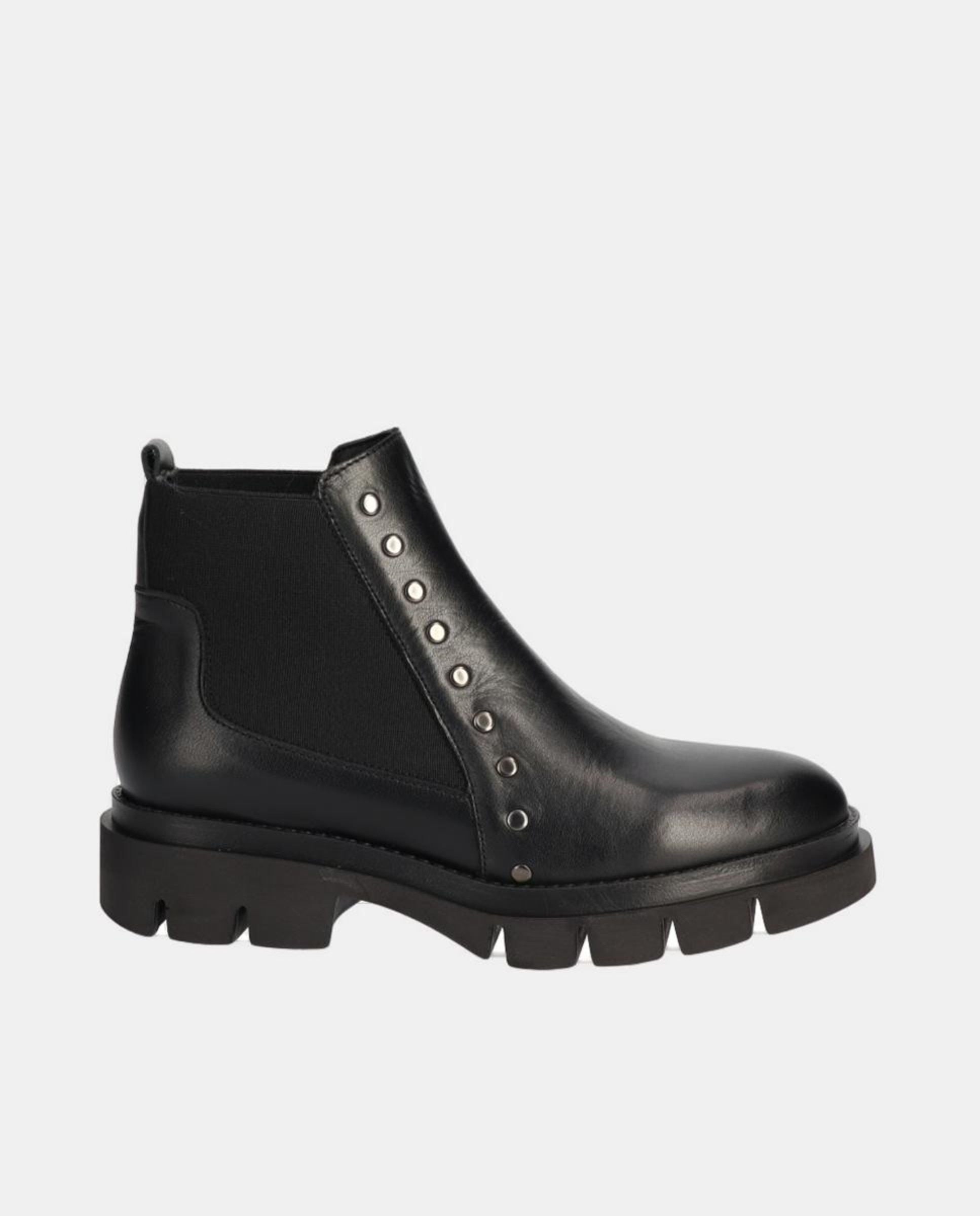Botins em Pele com Sola Track Preto-1