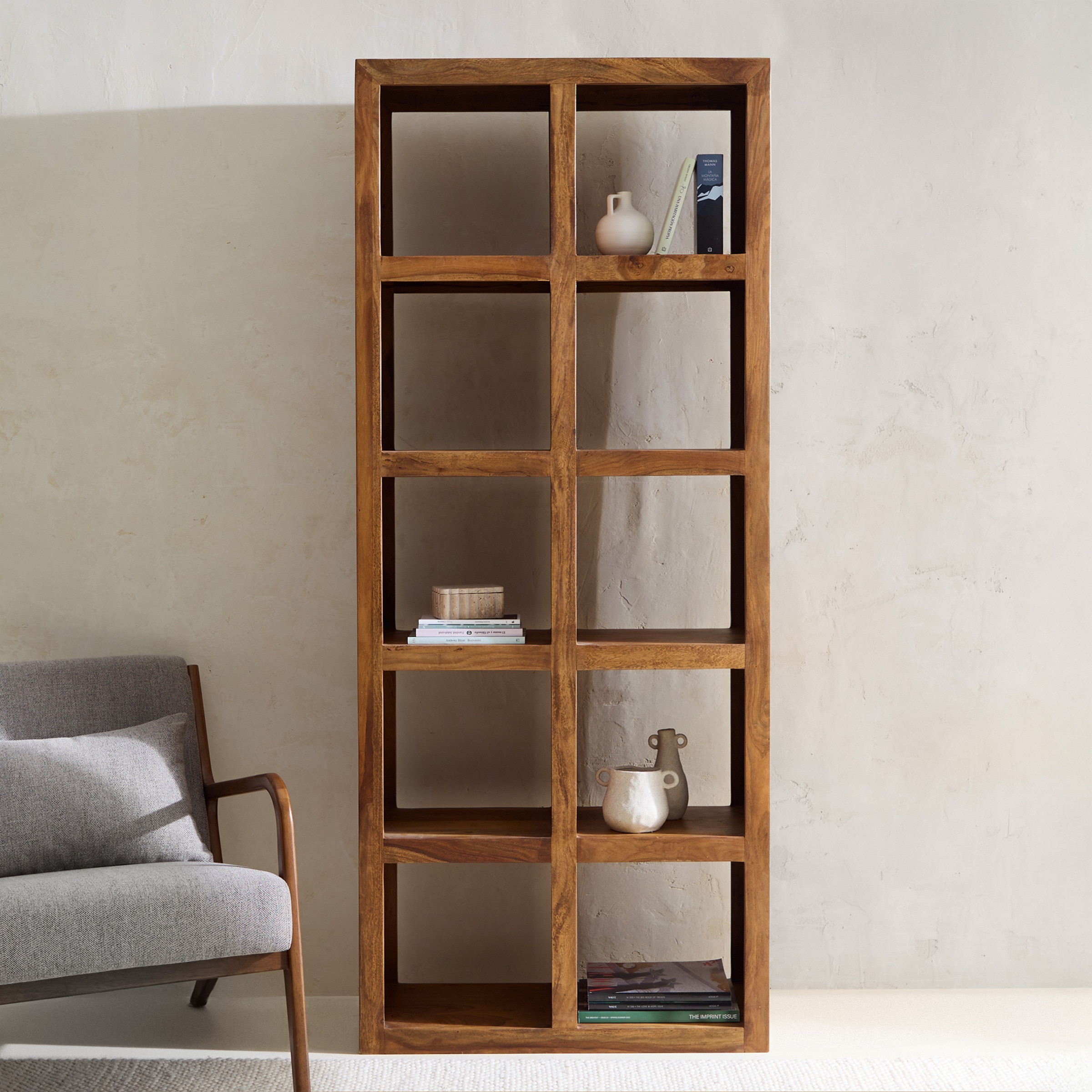 Estante de Pau-Rosa com 10 Espaços Bombay Nogueira-1