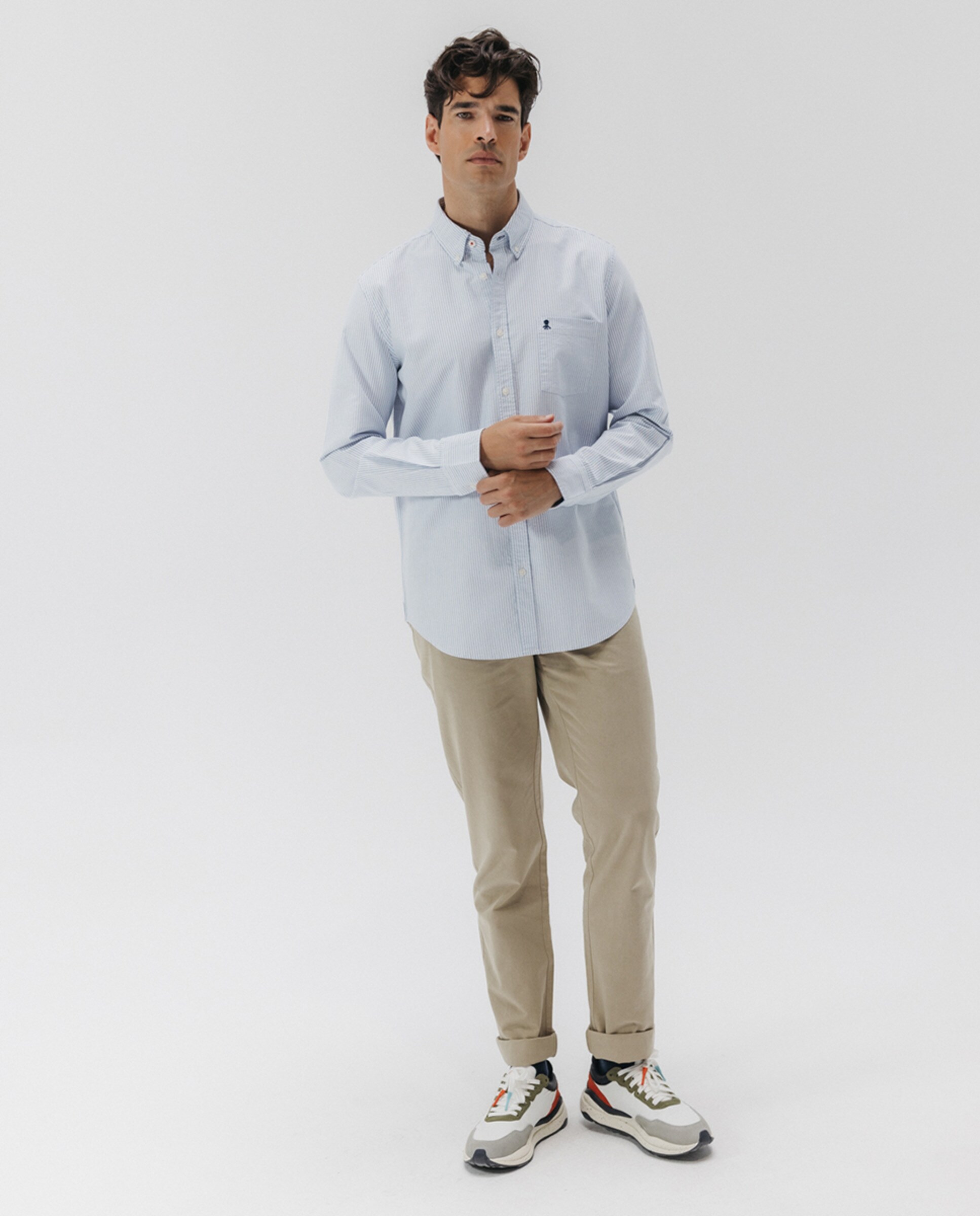 Camisa às Riscas em Tecido Oxford com Colarinho com Botão Azul-5