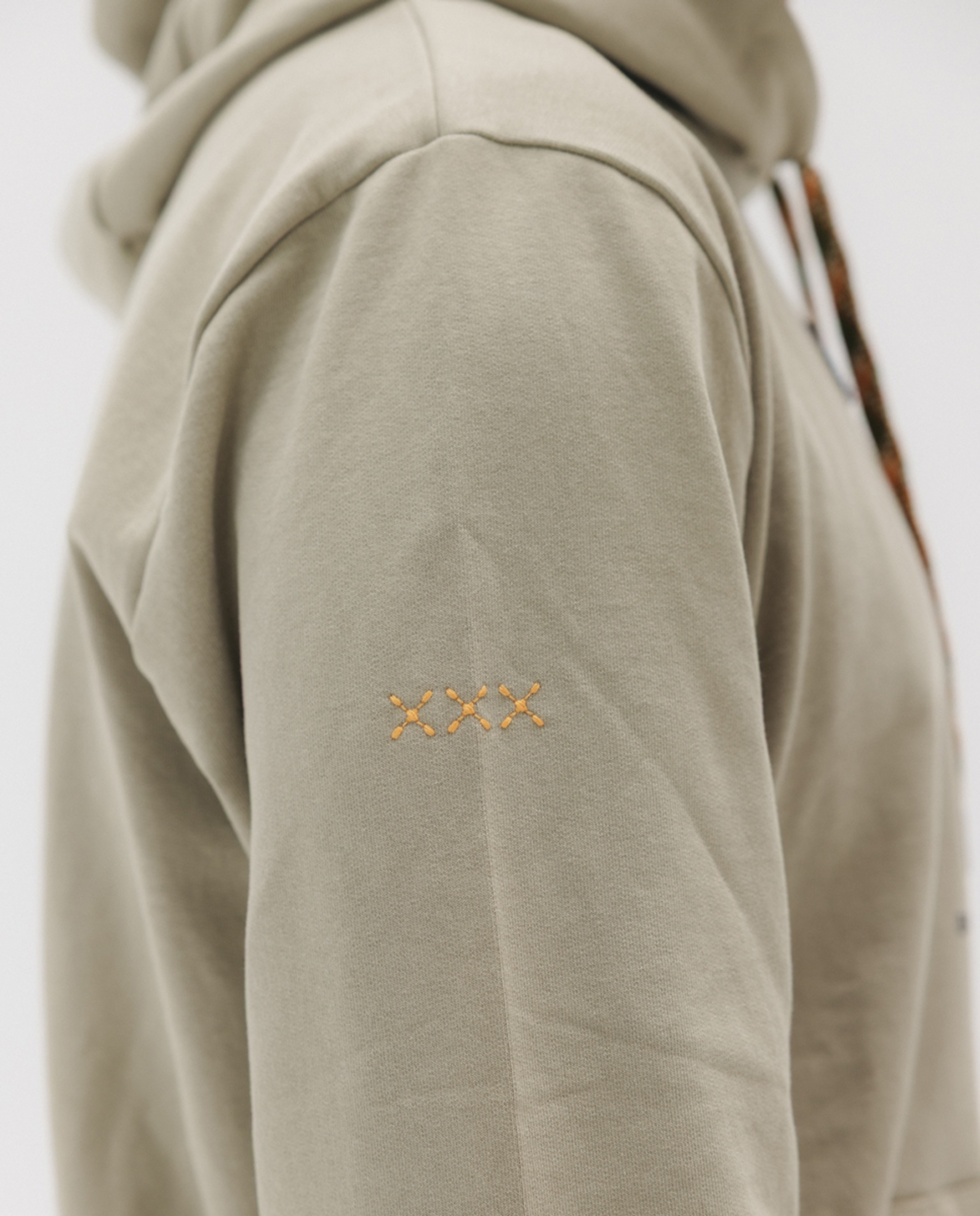 Sweatshirt com Capuz e Estampado à Frente Verde-militar-6