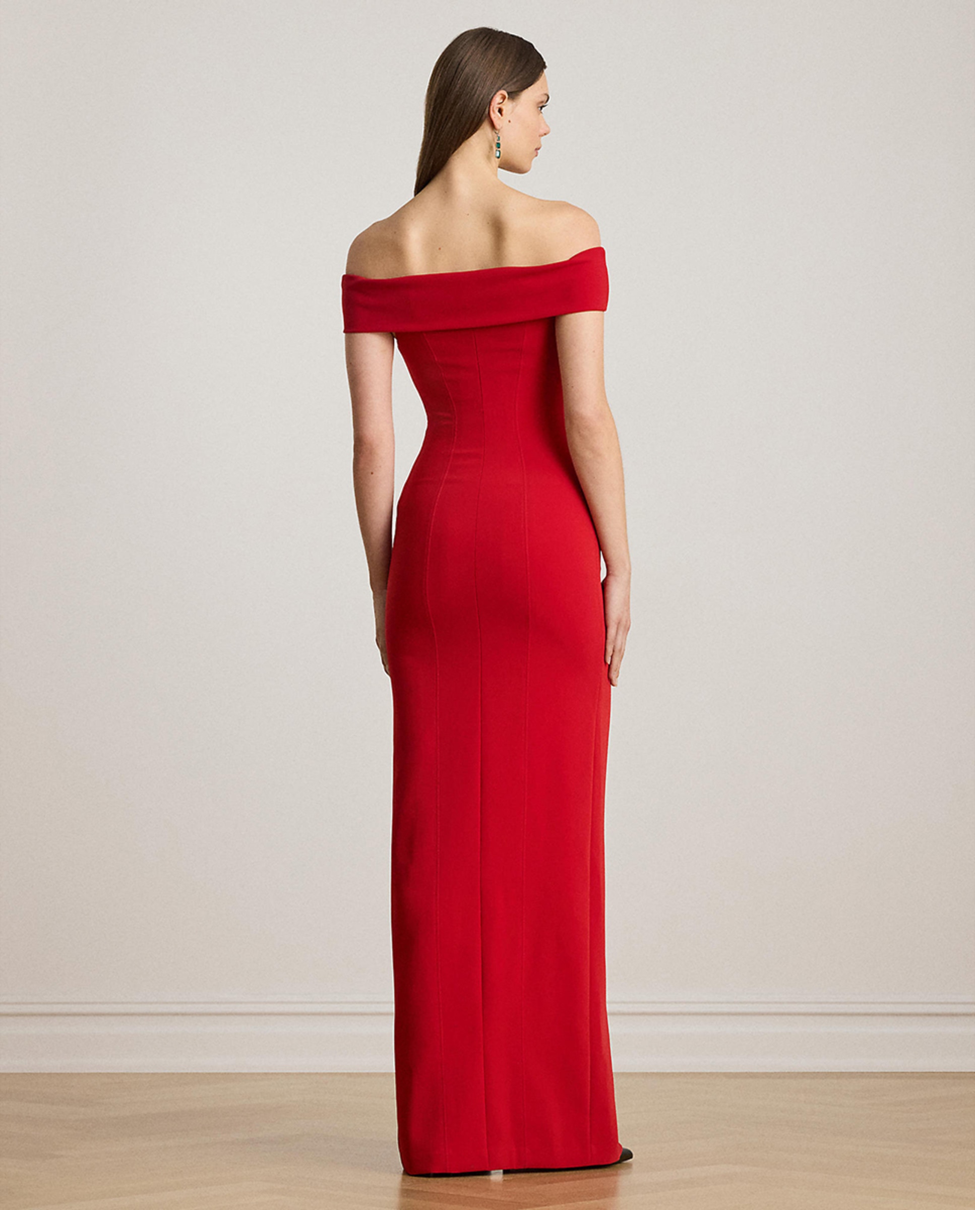 Vestido largo de hombros caídos · Lauren Ralph Lauren · El Corte