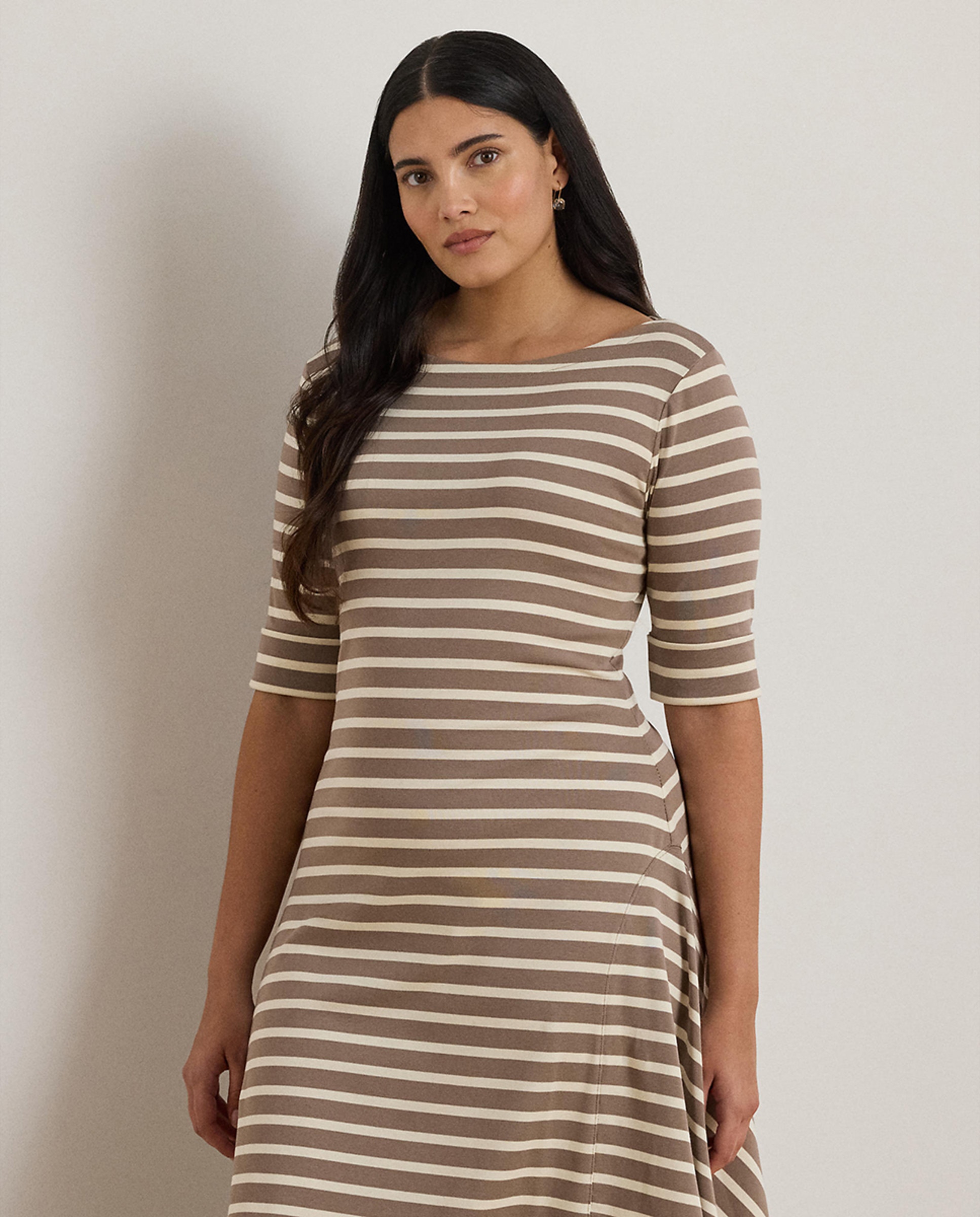 Vestido Midi Tamanhos Grandes de Algodão Elástico Bege-4