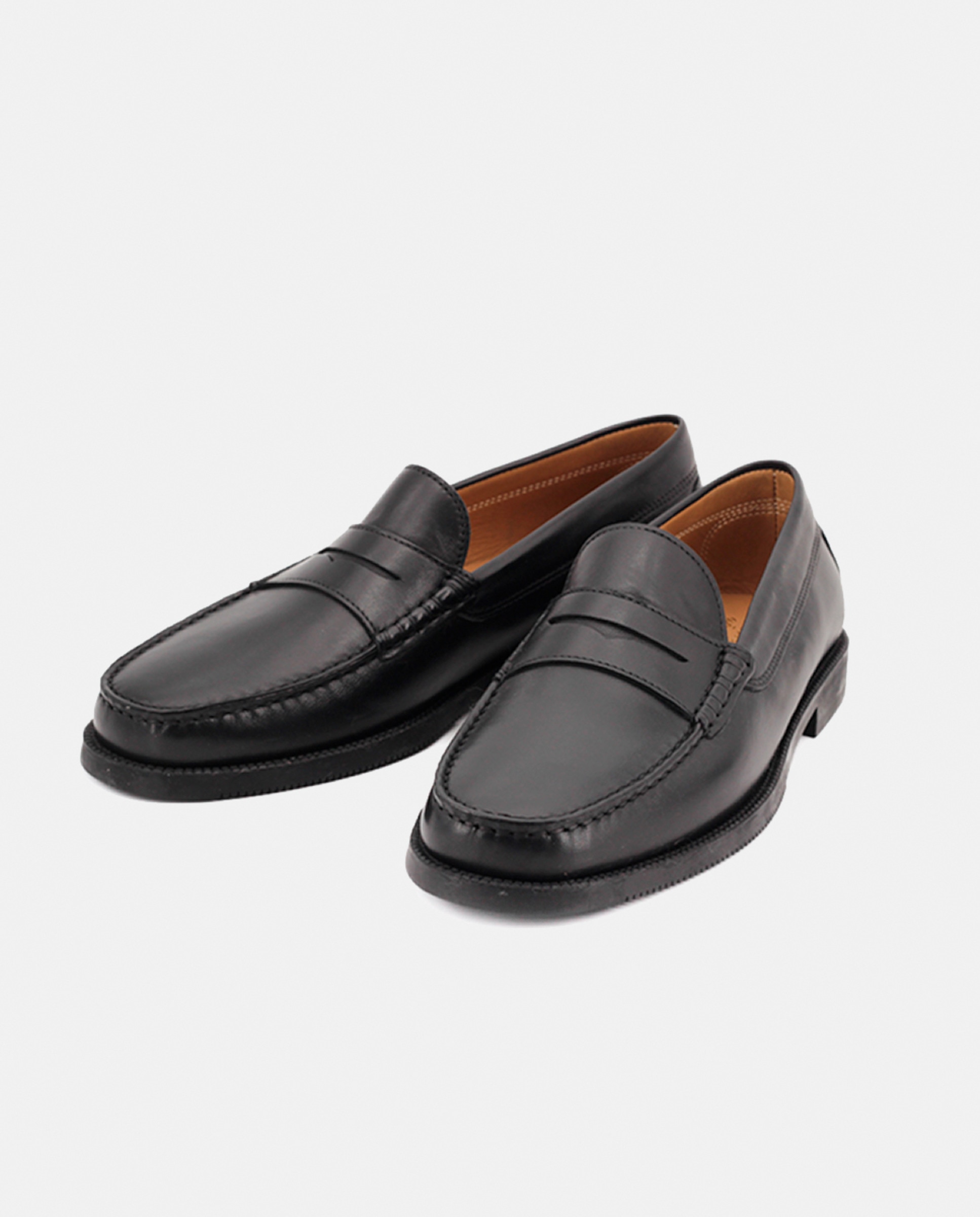 Mocassins em Pele Tipo Napa com Sola de Borracha Preto-2