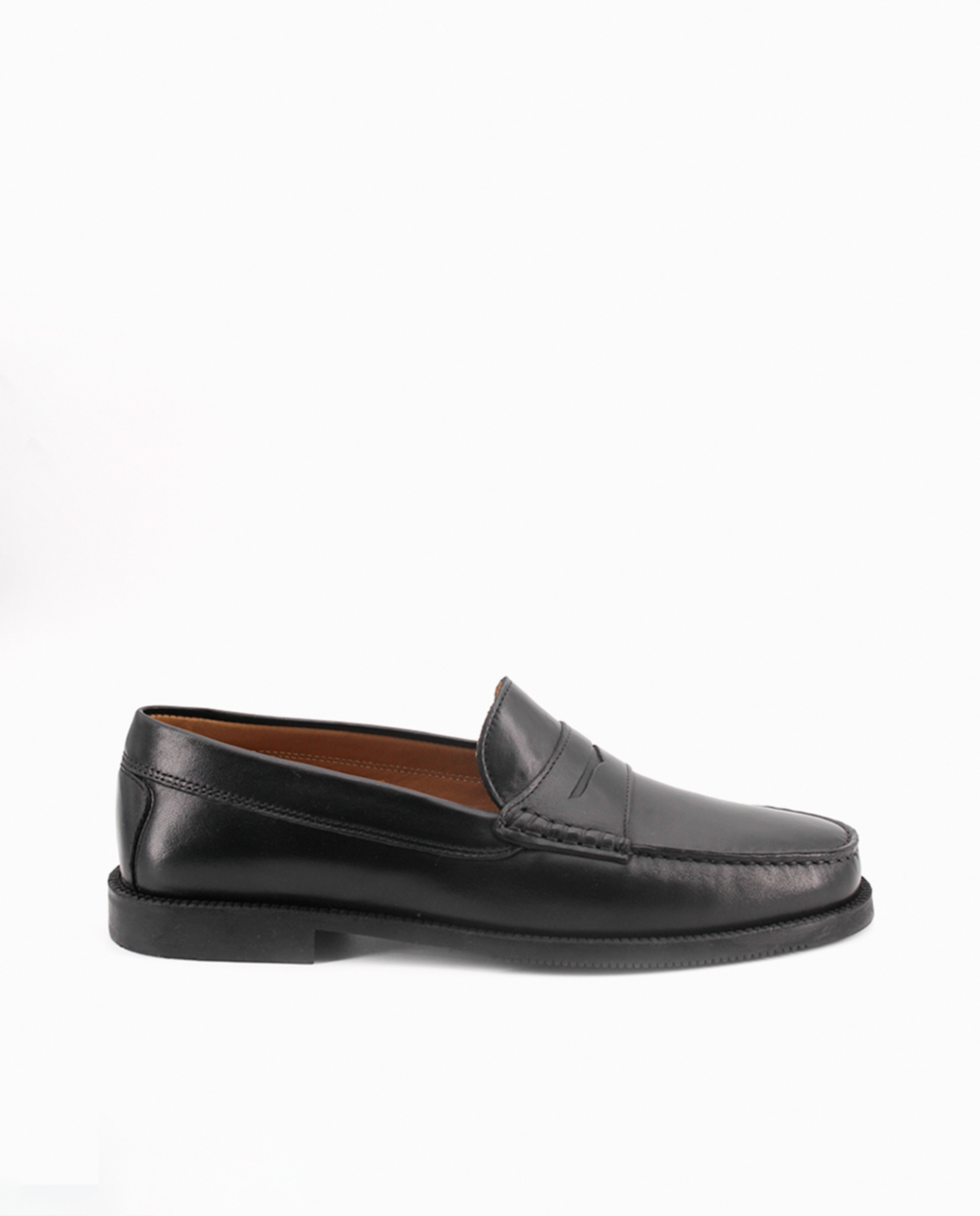 Mocassins em Pele Tipo Napa com Sola de Borracha Preto-1