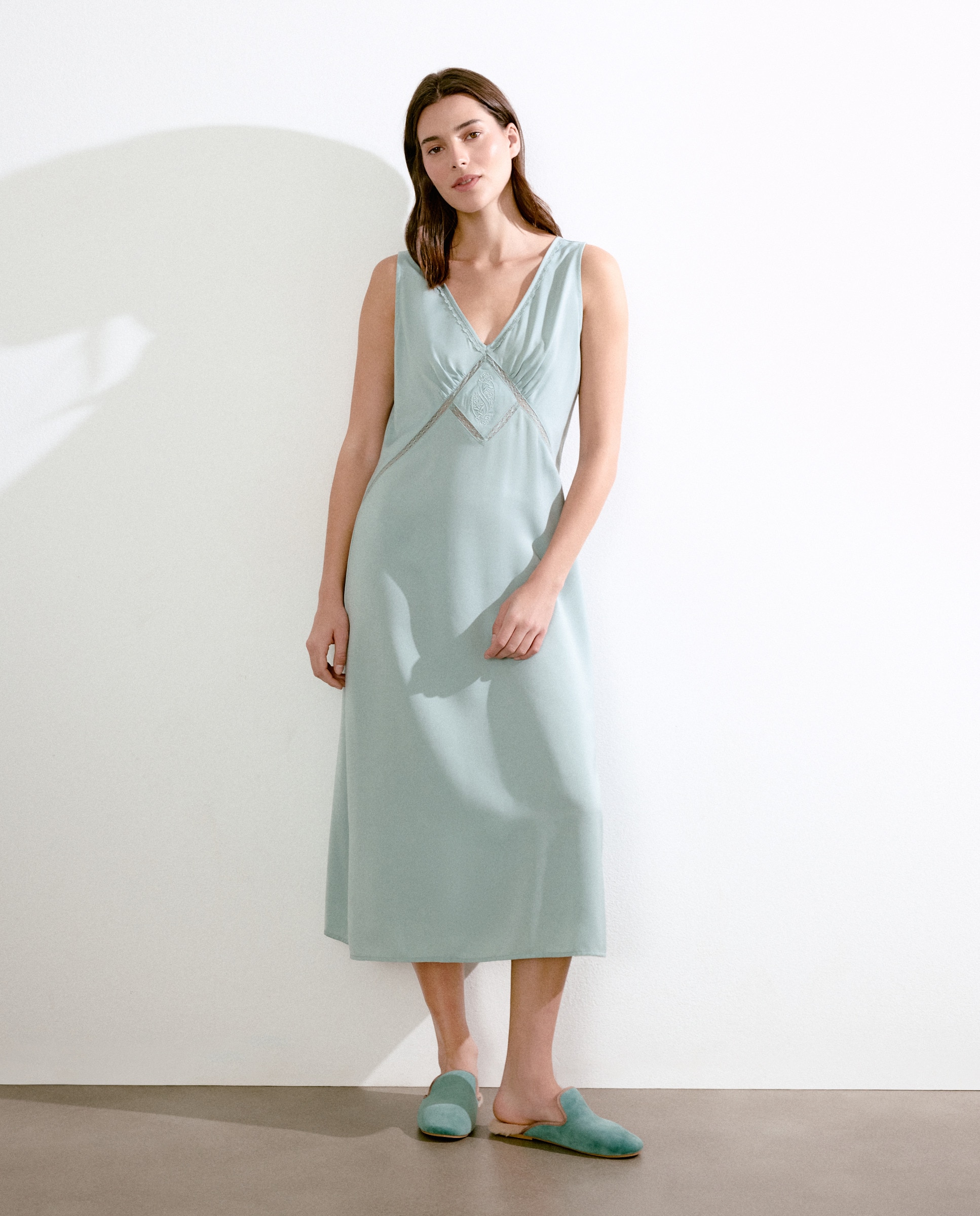 Camisa de Dormir com Detalhe Floral e sem Mangas 582 Verde Água-1