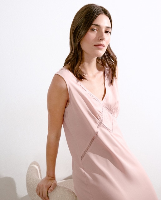 Imagem 0 de Camisa de Dormir com Detalhe Floral e sem Mangas