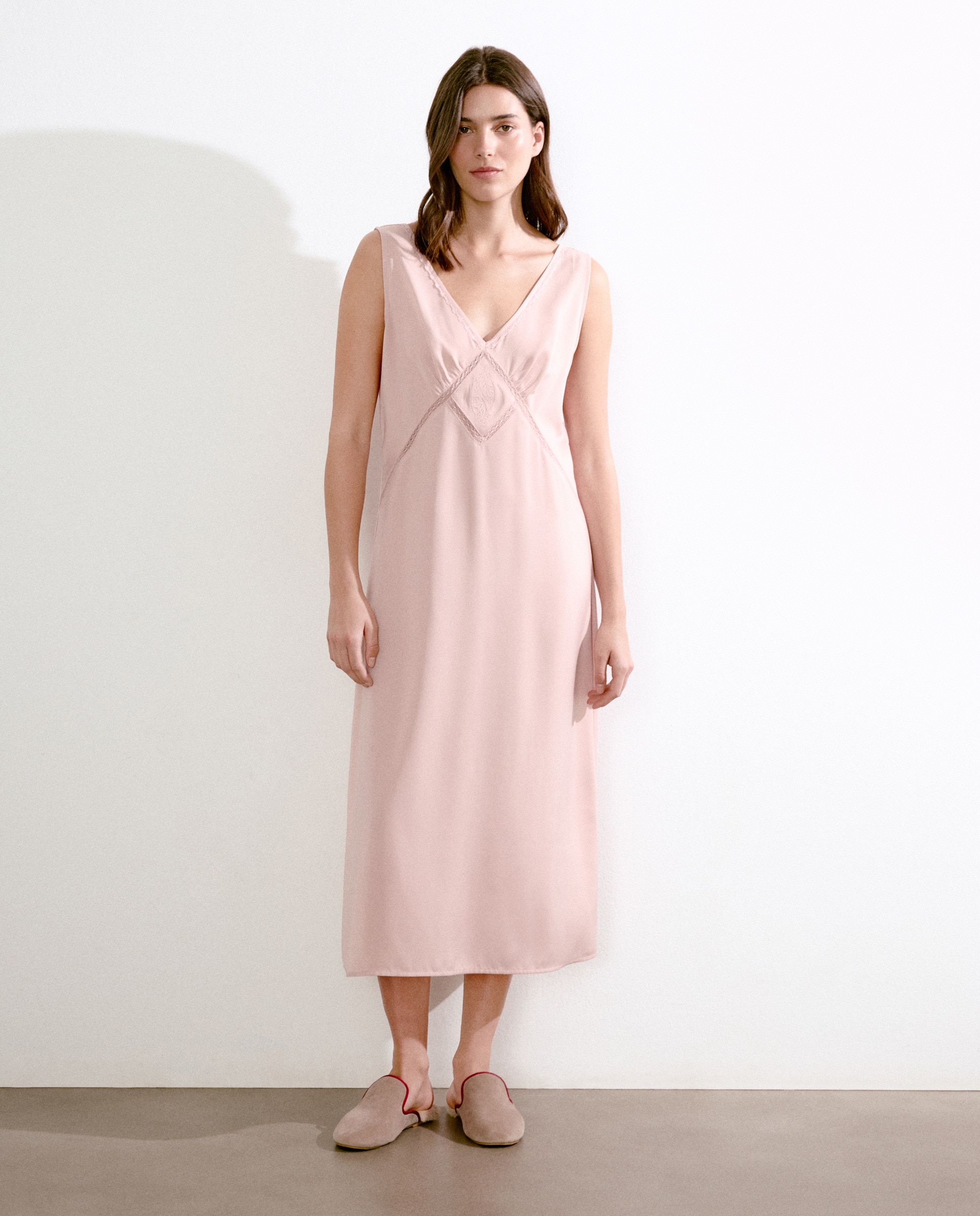 Camisa de Dormir com Detalhe Floral e sem Mangas 650 Pêssego-2