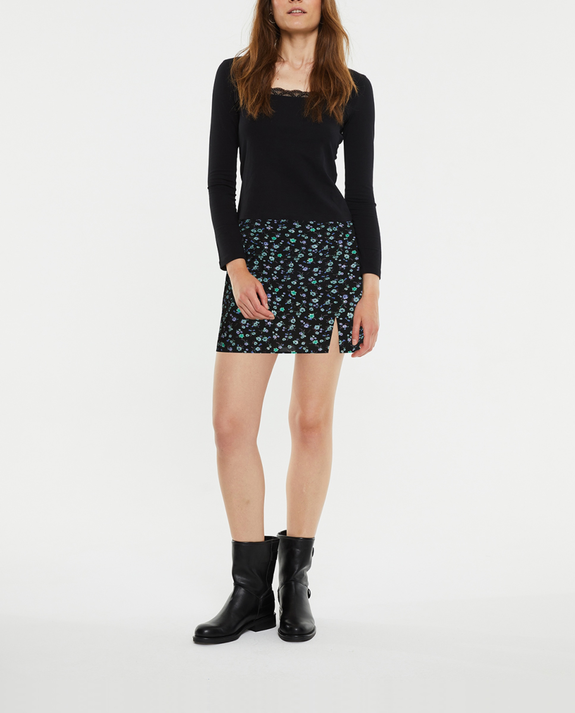 Imagen 0 de Minifalda de mujer estampado floral con abertura delantera