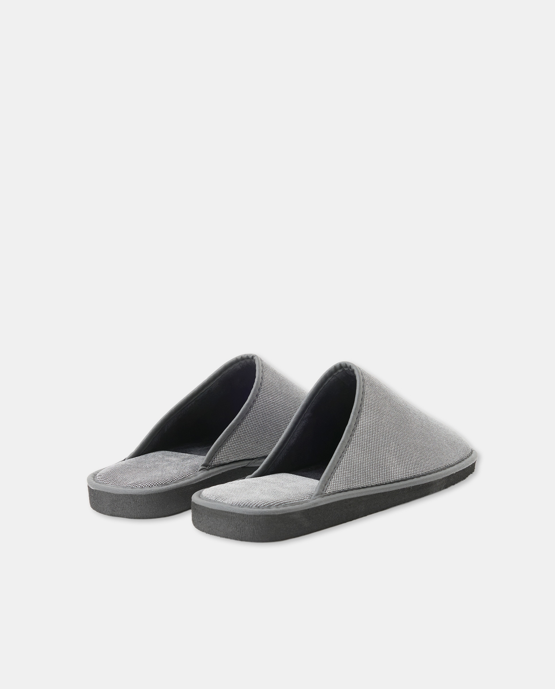 Zapatilla abierta con piso de goma ligero 3