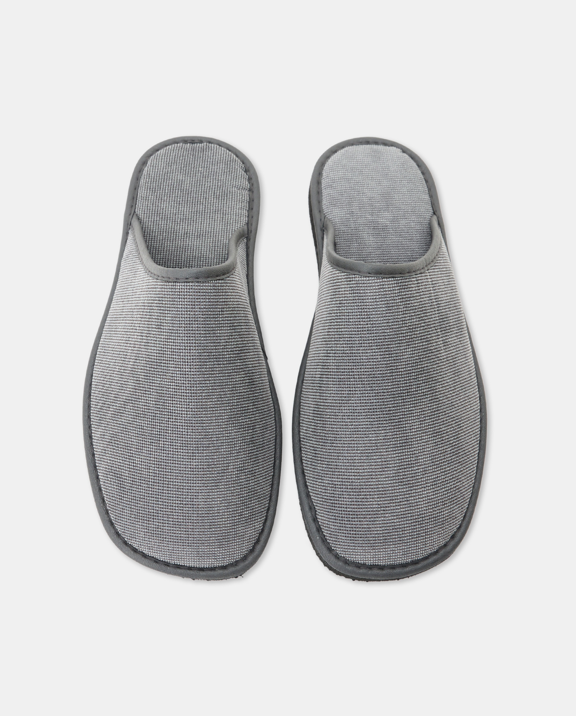 Zapatilla abierta con piso de goma ligero 4