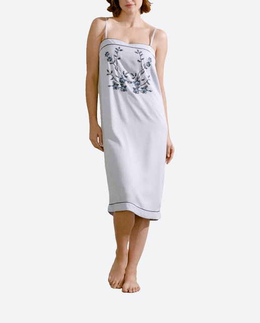 Imagen 0 de Camisón tirantes flores bordadas