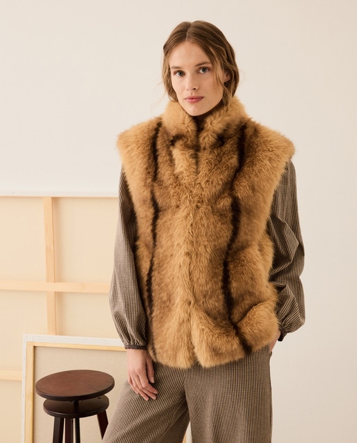 Imagen 0 de Chaleco de mujer realizado en pelo sintético