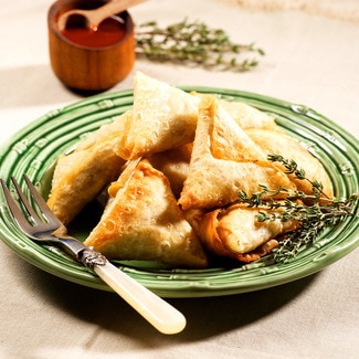 Mini Chamuça de Frango Peso Aproximado unidade 20 g