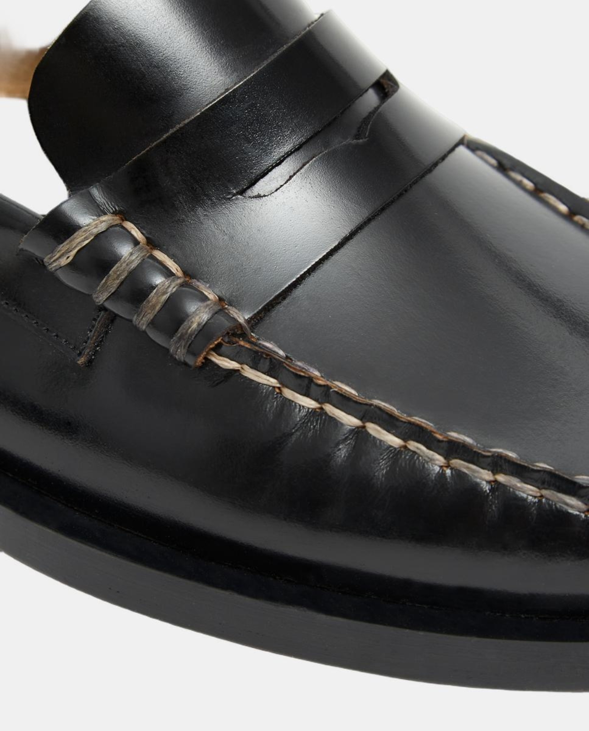 Mocassins em Pele com Biqueira Quadrada Preto-5