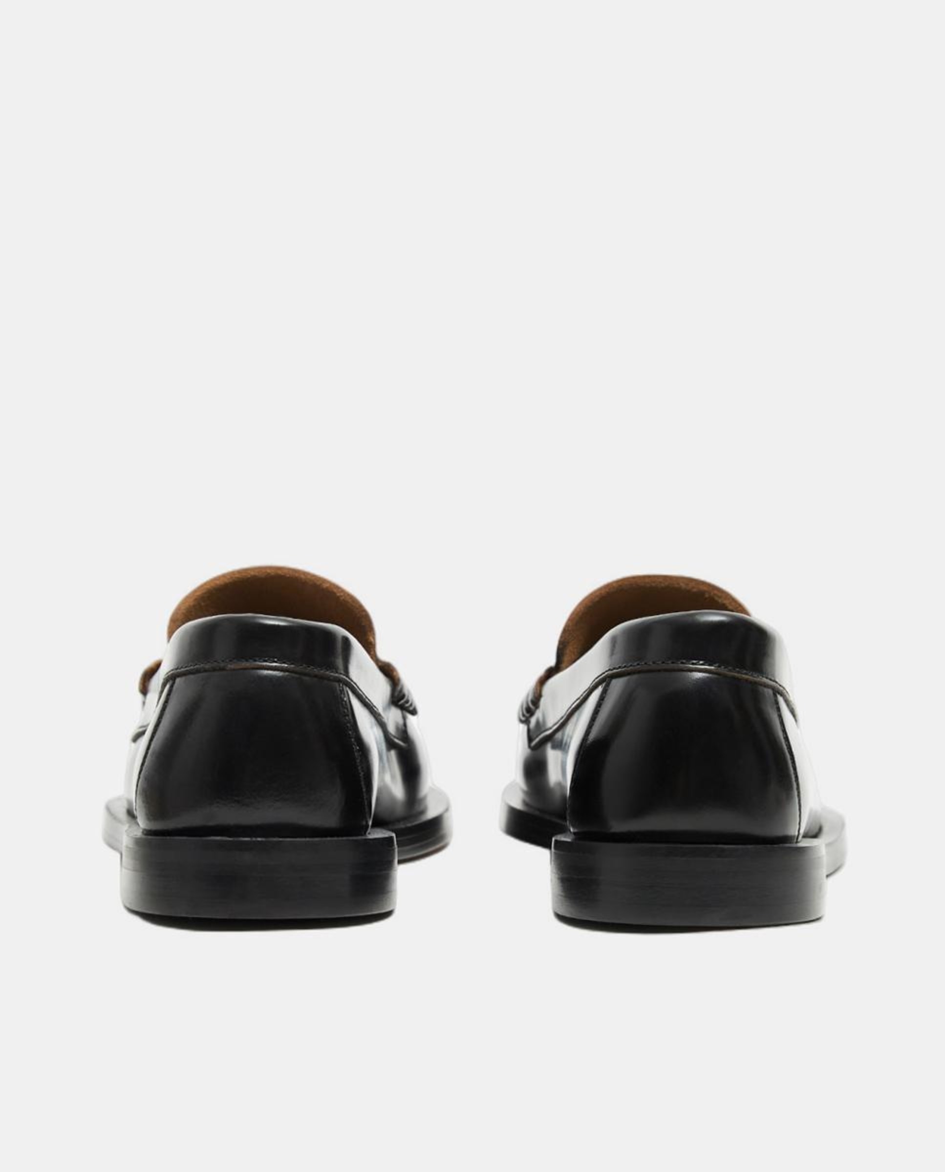 Mocassins em Pele com Biqueira Quadrada Preto-4