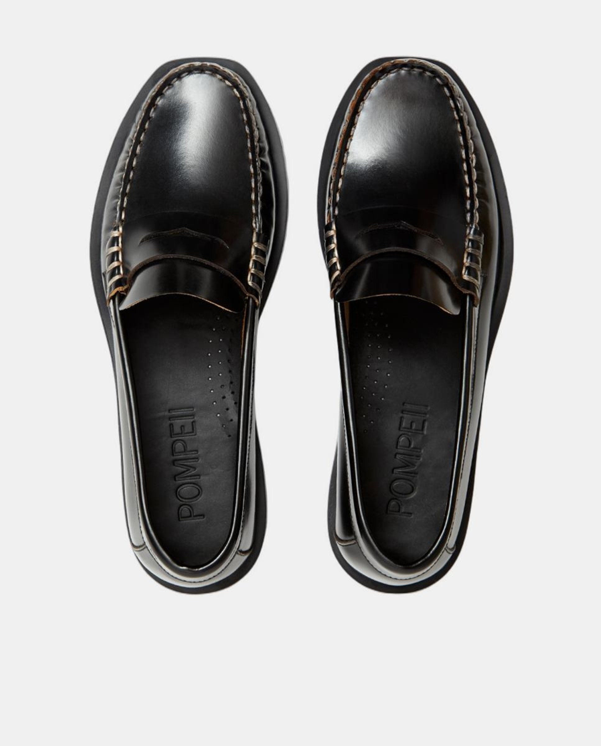 Mocassins em Pele com Biqueira Quadrada Preto-2