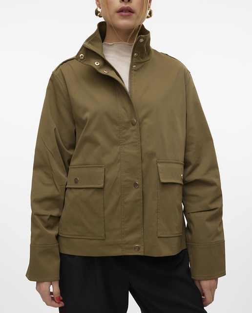 Imagen 0 de Parka corta de mujer con bolsillos