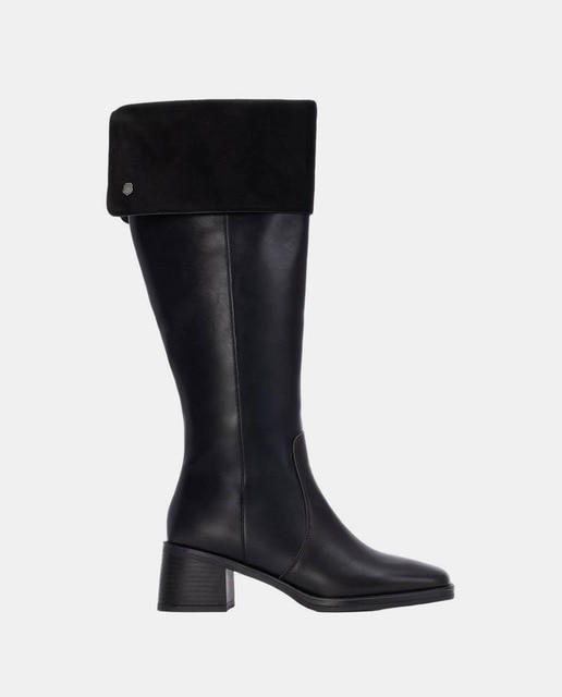 Imagem 0 de Botas em Pele